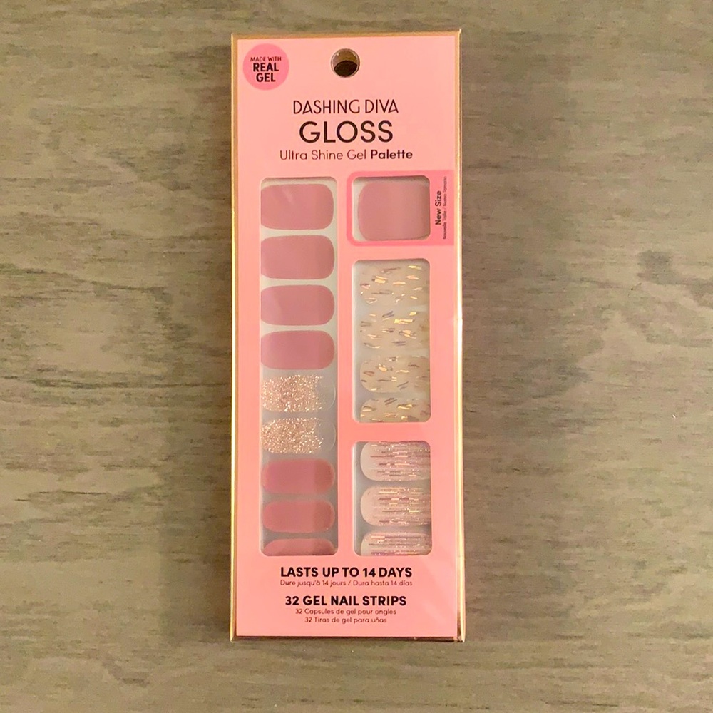 Beautiful stick on nail set